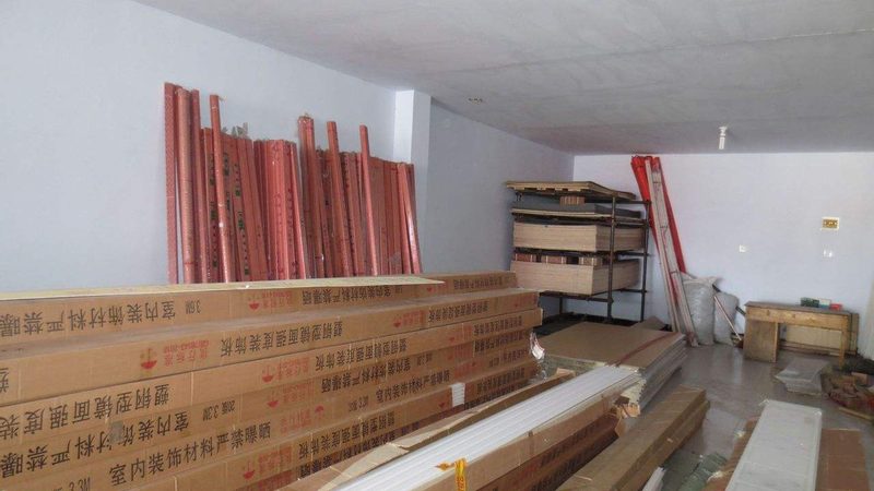 目前市场上常见的卫生间防水涂料主要有以下几种类型：